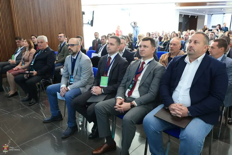 10th International Forum on Cooperation Brings Together Entrepreneurs from the Region 10th International Forum on Cooperation Brings Together Entrepreneurs from the Region