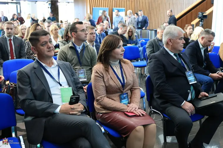 10th International Forum on Cooperation Brings Together Entrepreneurs from the Region 10th International Forum on Cooperation Brings Together Entrepreneurs from the Region