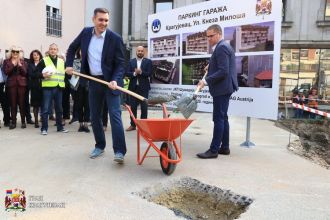 Položen kamen temeljac za prvu javnu garažu u Kragujevcu