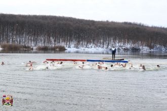 Петнаестогодишњи Филип Миливојевић носилац Богојављенског крста