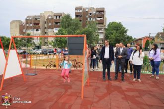 Park sa igralištem u naselju Palilula predat na upotrebu