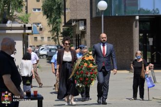 Полагањем венаца обележен Видовдан