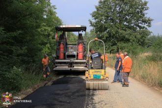 Nikada se nije asfaltiralo kao ove godine – do sada vrednost radova 57 miliona dinara