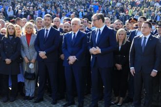 Председник Вучић присуствовао молебану у Шумарицама