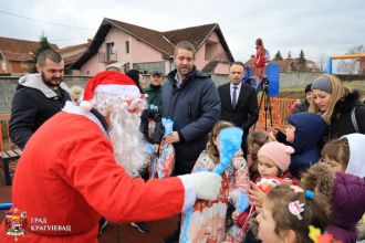 Naselje Šumarice dobilo novo dečije igralište