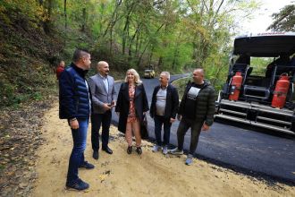 Asfaltiranje lokalnog puta za zaseok Trešnjevak u MZ Grošnica