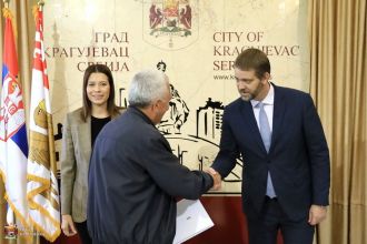 Министарка Вујовић уручила уговоре грађанима који су се одлучили за коришћење субвенција за куповину котлова на пелет или гас