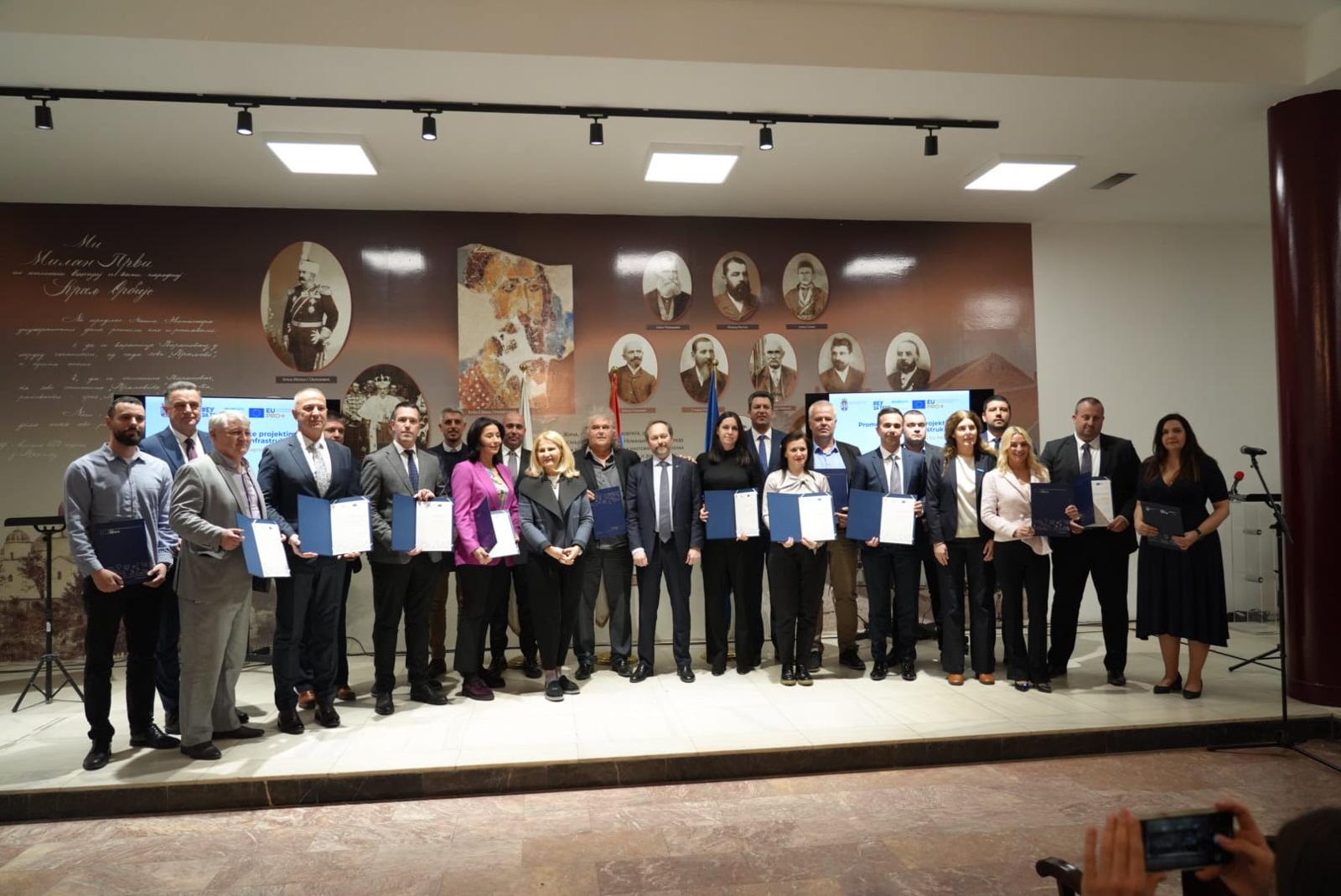 Uručeni sertifikati novih projekata za unapređenje poslovne infrastrukture